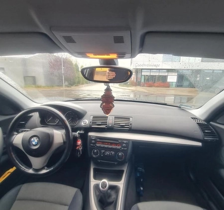 BMW Seria 1 cena 13400 przebieg: 230000, rok produkcji 2005 z Poznań małe 29